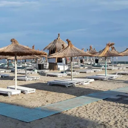 Апартаменты Luxury Beach And Spa Prima Linie La Mare Premium Suit Нэводари